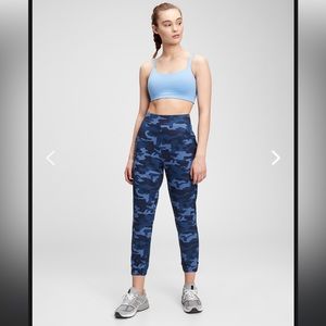 GapFit Recycled Runaround Joggers